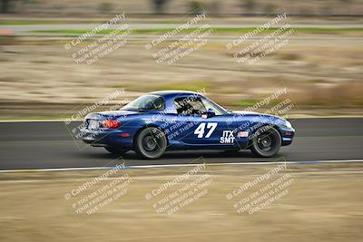 media/Jan-26-2025-CalClub SCCA (Sun) [[cfcea7df88]]/Group 4/Race/